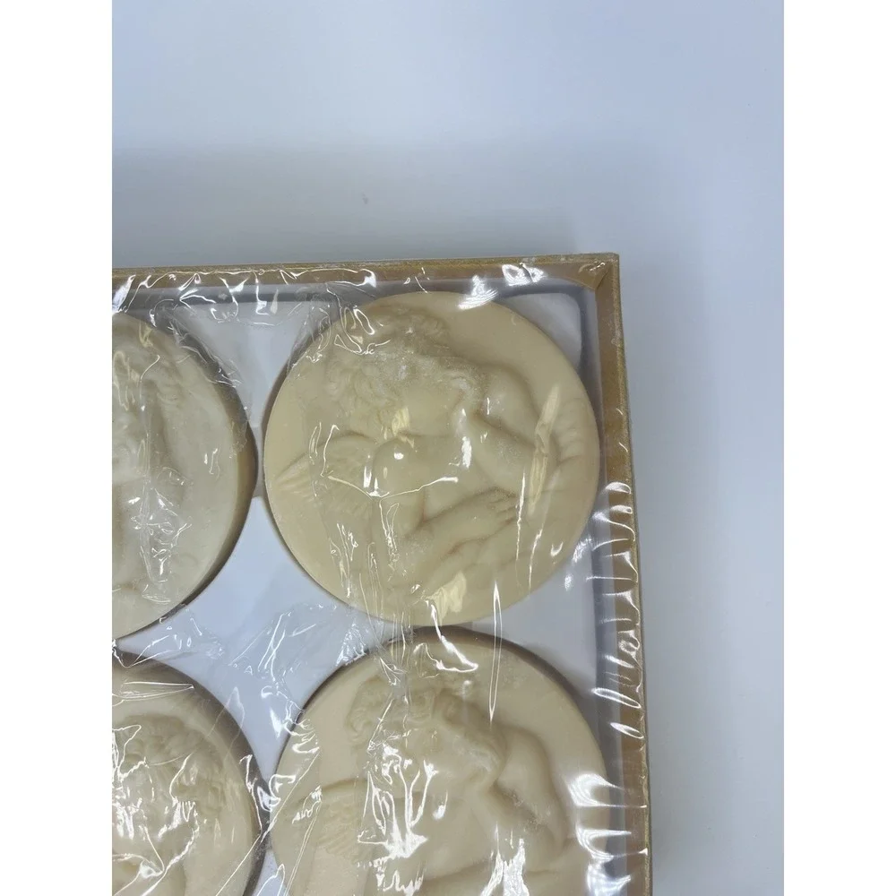 Saponificio Artigianale Fiorentino Raphael Cherub Angel Soap‎ 4 Round Relief